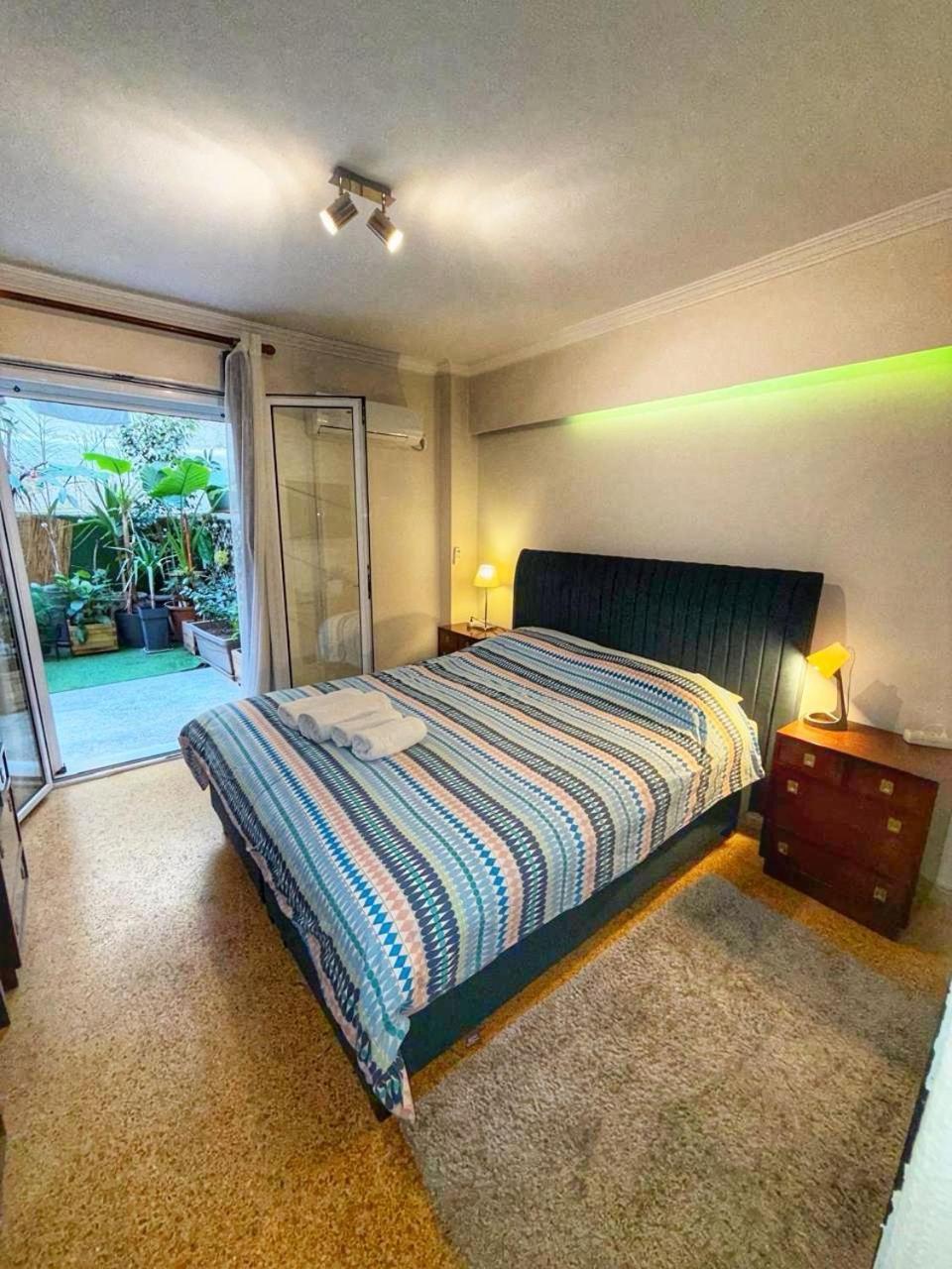 Modern Apartment In The Heart Of Athens Near Acropolis ภายนอก รูปภาพ