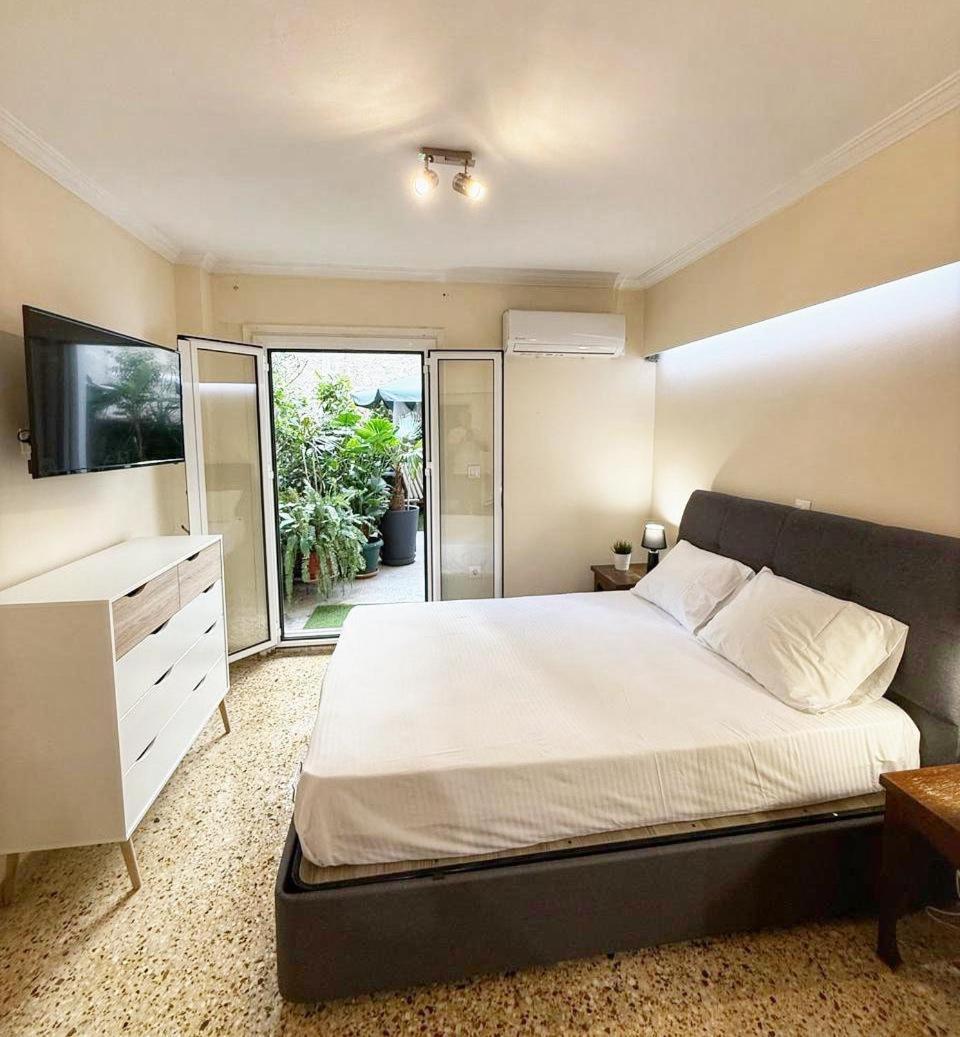 Modern Apartment In The Heart Of Athens Near Acropolis ภายนอก รูปภาพ