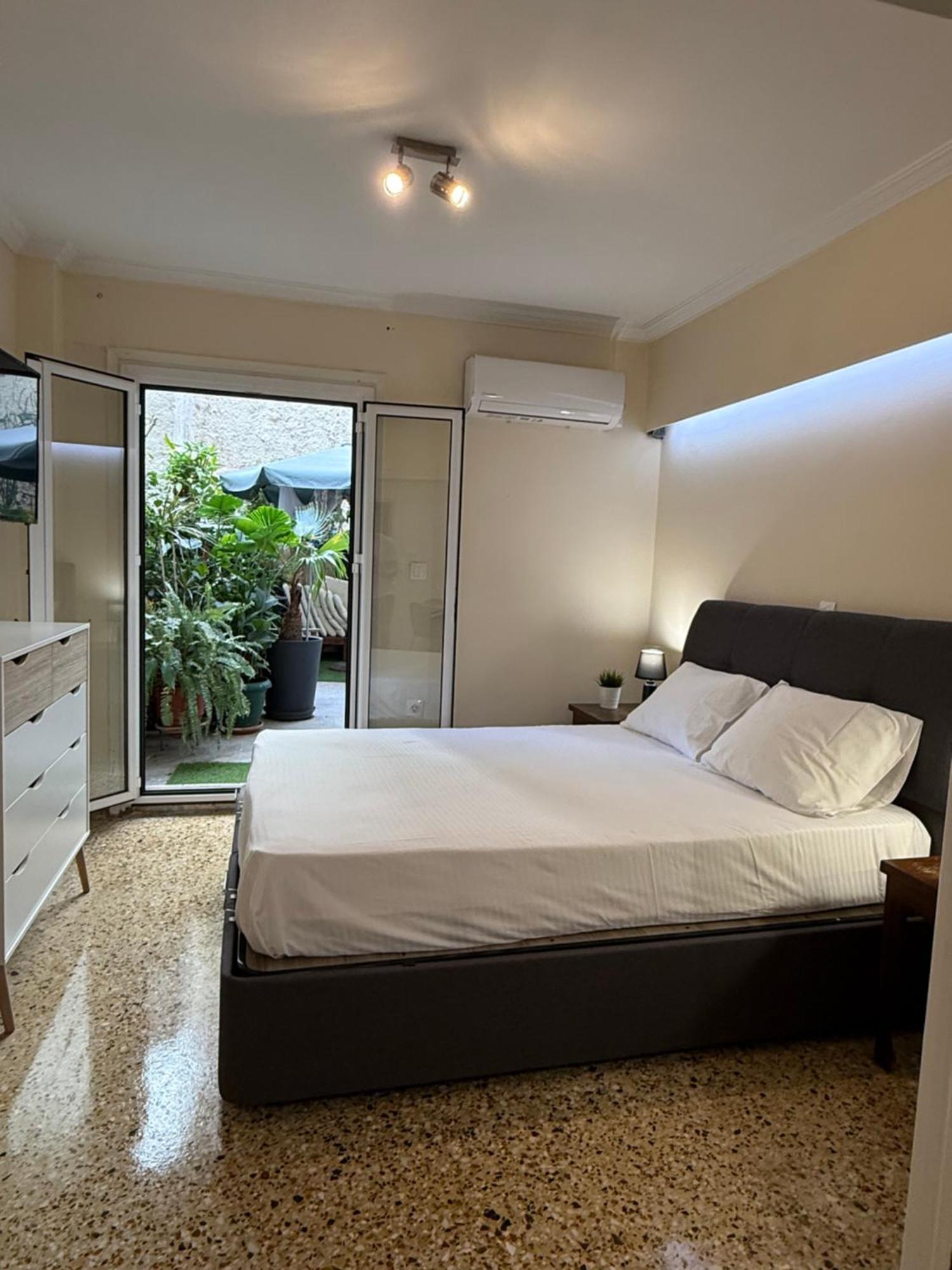 Modern Apartment In The Heart Of Athens Near Acropolis ภายนอก รูปภาพ